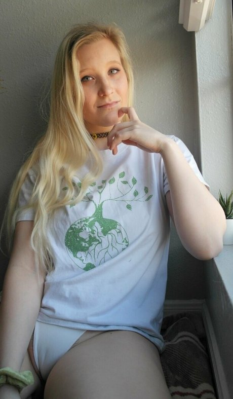 moms onlyfans adult picture