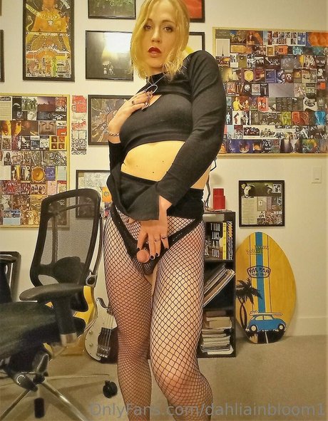 meddleblooms model adult photo