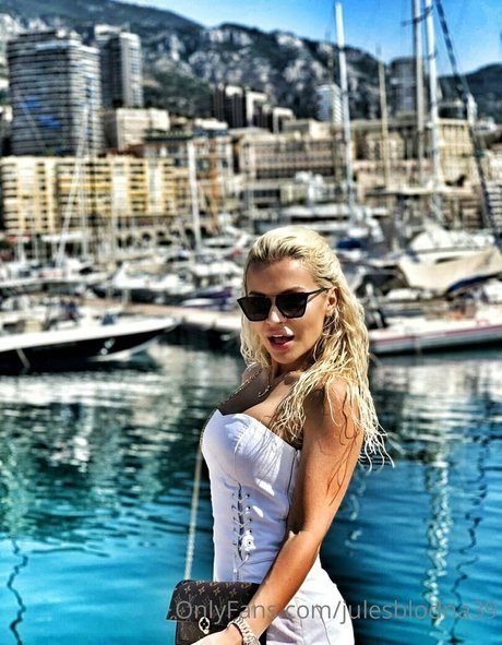 Julesblodna39 naked actress archive