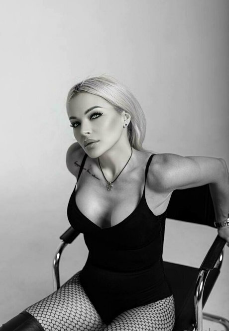 Julesblodna39 art model archive