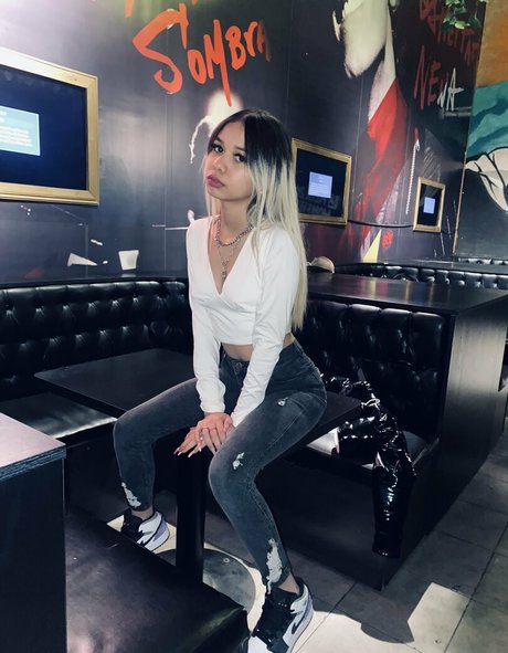 xsaraa free best model pictures