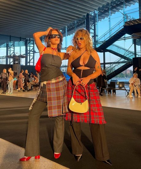 Zigs Mom pornographic star pics