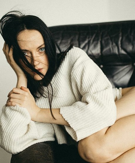 katya mozhina pretty model img