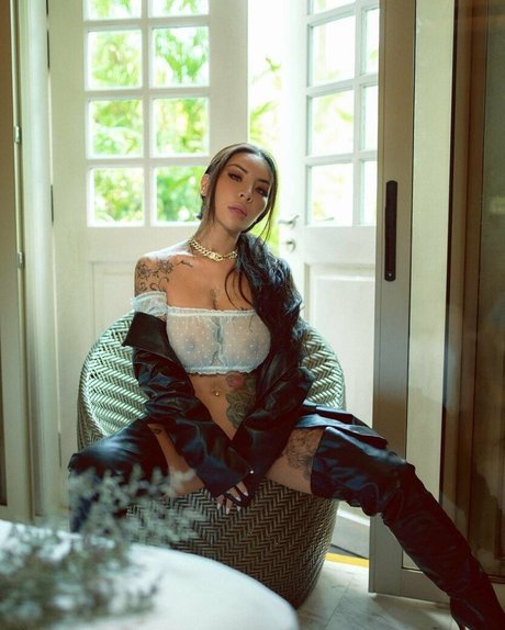 kimmyxxzzz model erotic galleries