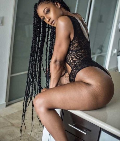 Mizz Twerksum pornstar high quality archive