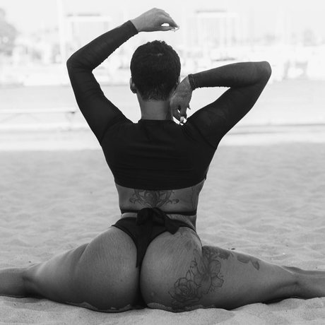 Mizz Twerksum perfect model photos