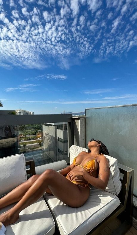 Flaviane Vasconcelos naked model photo