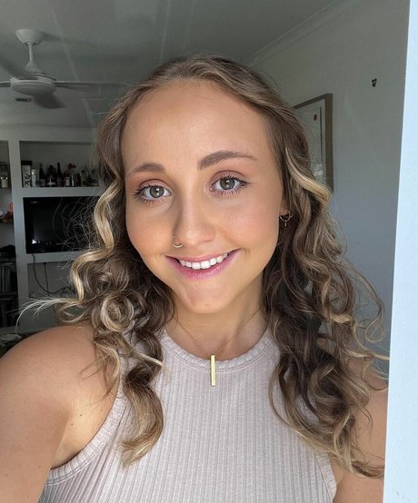 beachbaby19 erotic actress images