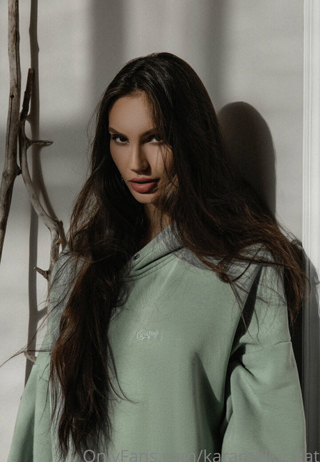 karamelka kat exclusive actress gallery