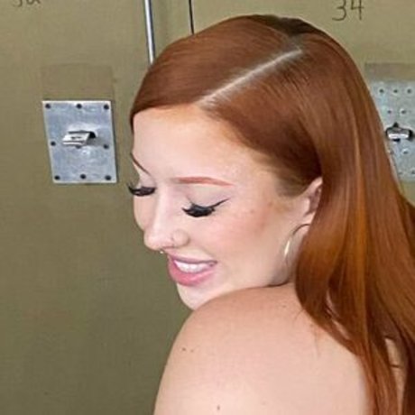 Yourloverjuicy sex model photos