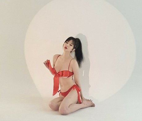 Woohyeon model nice photo