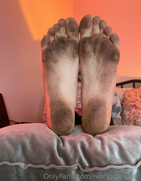 ivorysolesfree naked model galleries