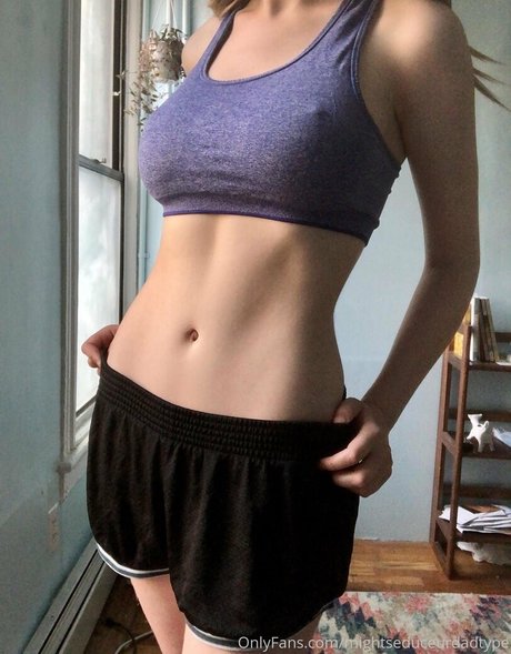 carolineblackxx pornstar naked picture