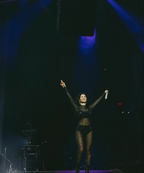 Marina Diamandis hd model photos