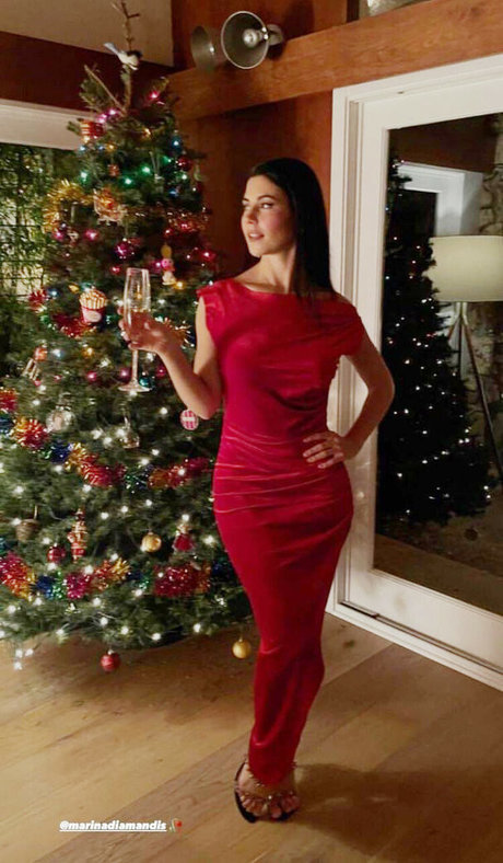 Marina Diamandis nude star photo