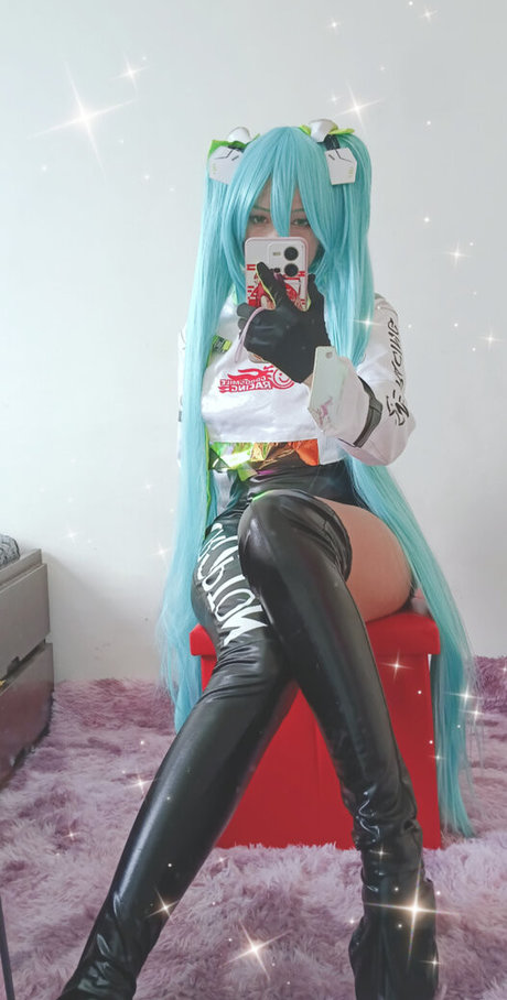 Yuusachii xxx model pictures