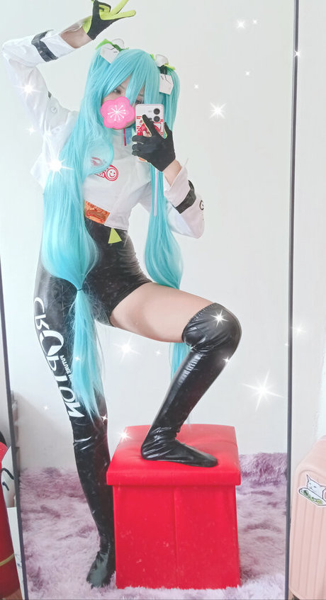 Yuusachii star erotic photo