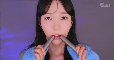 Eunzel ASMR pornographic star gallery