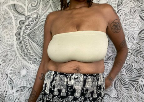 therealblackqueenraven free actress photos