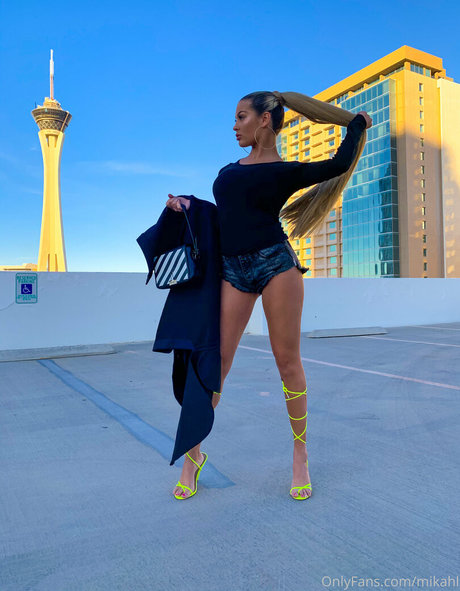 mikahl beautiful actress photos