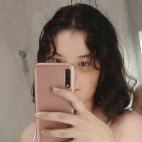 BellaPlays star hot pictures