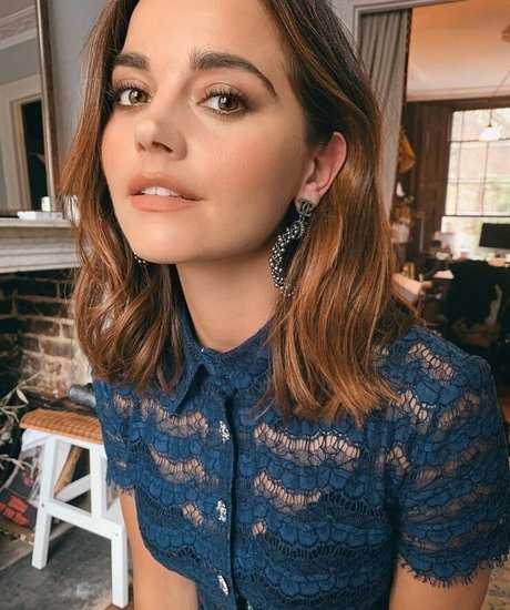 Jenna Louise Coleman star sexy pictures