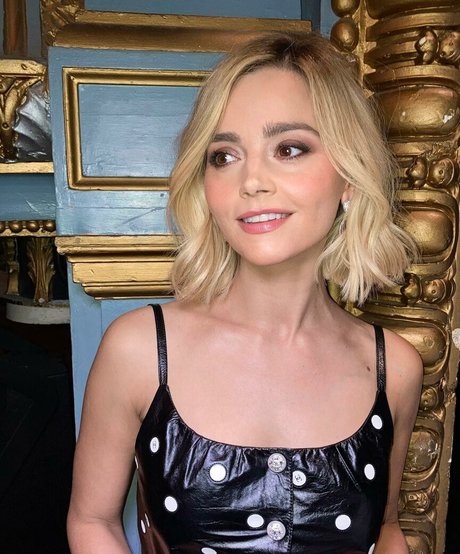 Jenna Louise Coleman hot actress img