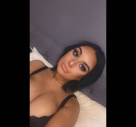 Ellise Clarke star hot photo