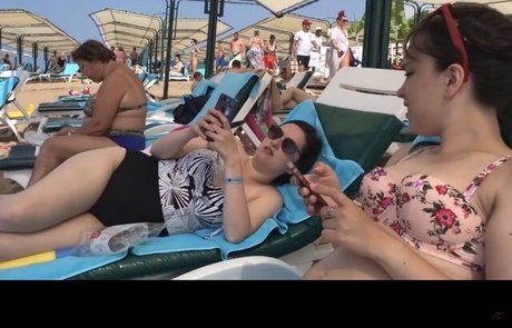 Ellen Rose naked model galleries