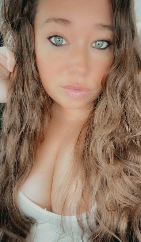 Ivy Mia pornstar naked pics