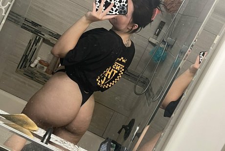 TheSaltyCowGirl model best image