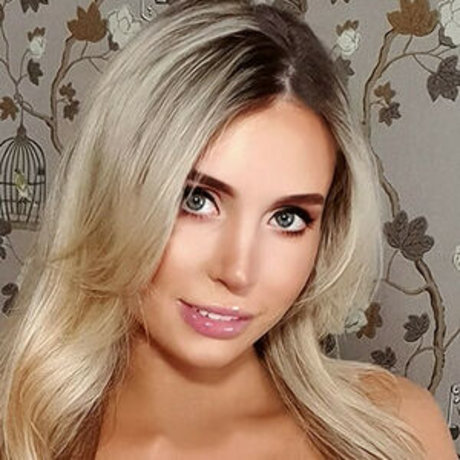 Bella Ellis beautiful star img