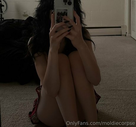 moldiecorpse free actress galleries