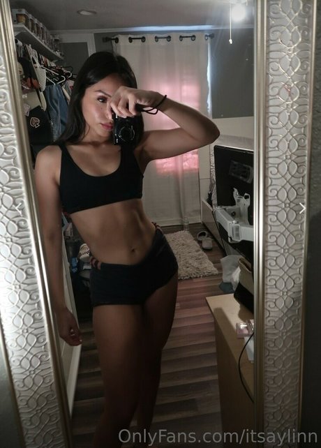 Aylin Perez model pretty image