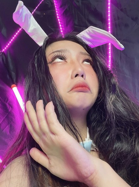 yenyenuwu model pornographic image