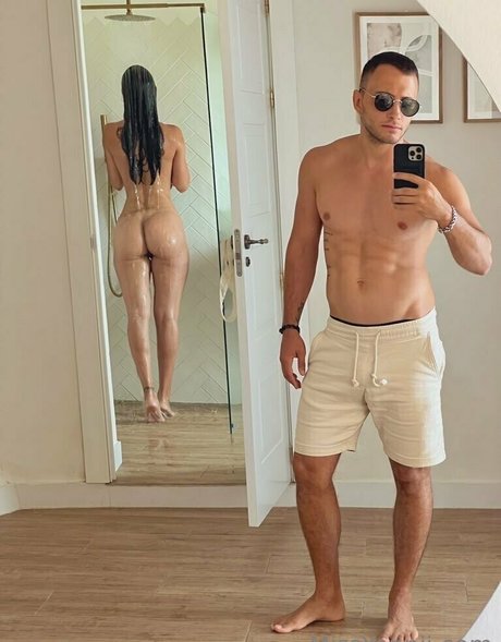 one onlyfans adult pics