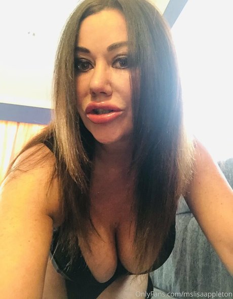 mslisaappleton model high quality images