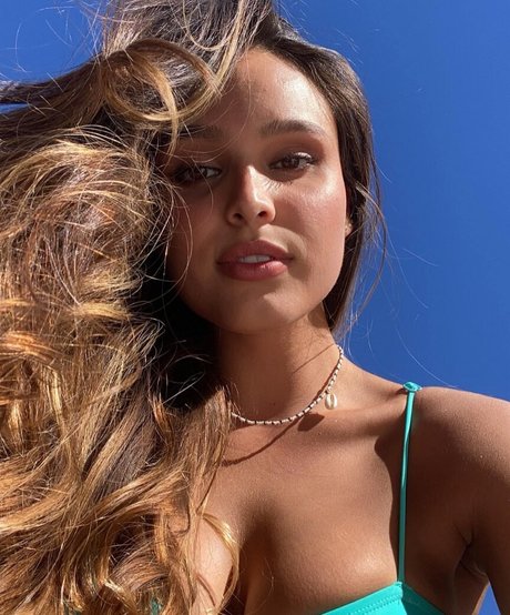 BoutineLA Babes naked actress picture