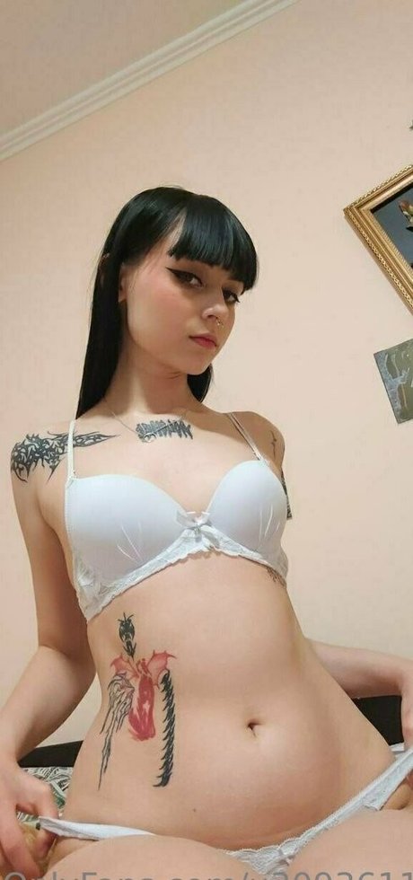 naomi bright model high quality gallery