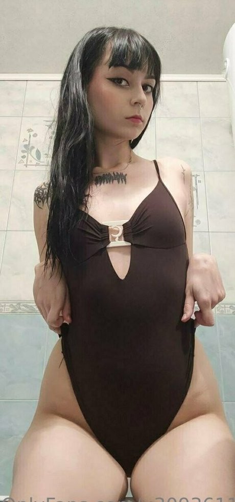 naomi bright sexy model photos