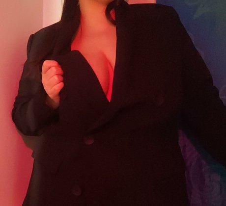 Lady McBosom free pornstar photo