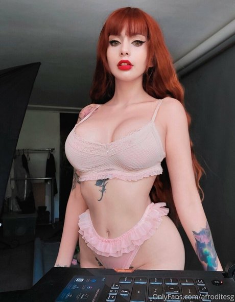 black lesbian onlyfans nude image