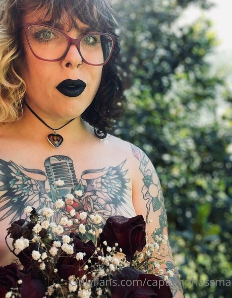 captainphassma star naked images