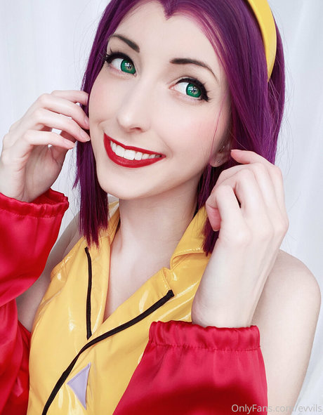 evvils beautiful pornstar img