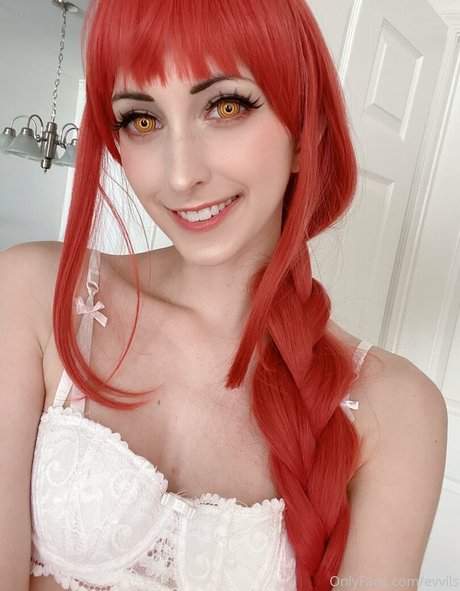 evvils xxx model photo