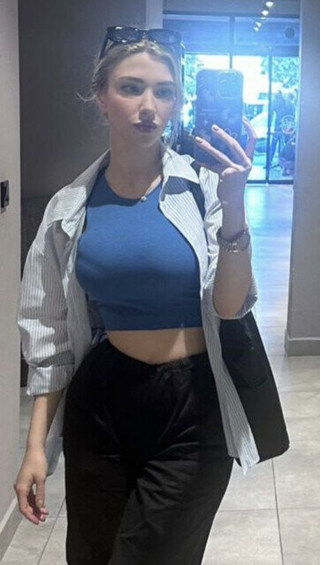 Snowmaiid sex star picture