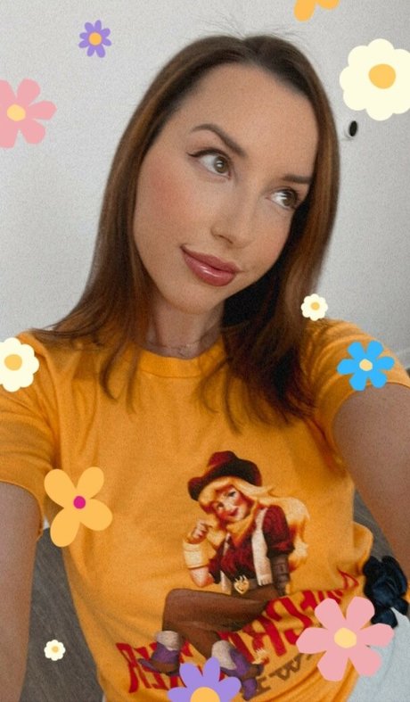 curvy teen onlyfans beautiful naked picture