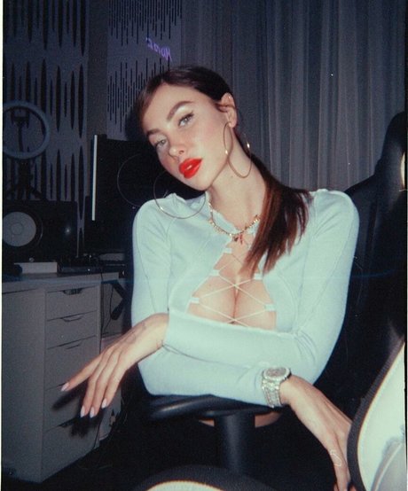 Valentina Fradegrada star exclusive picture