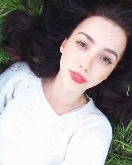 breebunn model photos