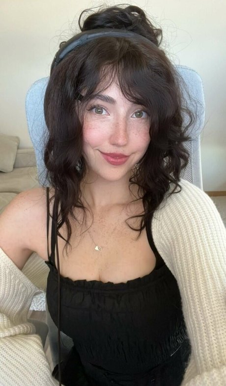 breebunn hot actress archive